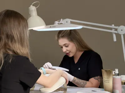 Manicure hybrydowy