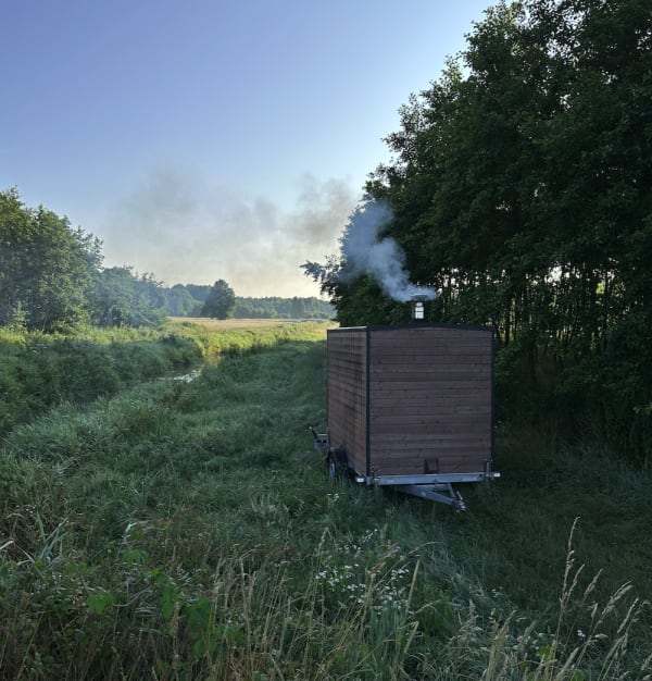 Sauna-beczka na polu
